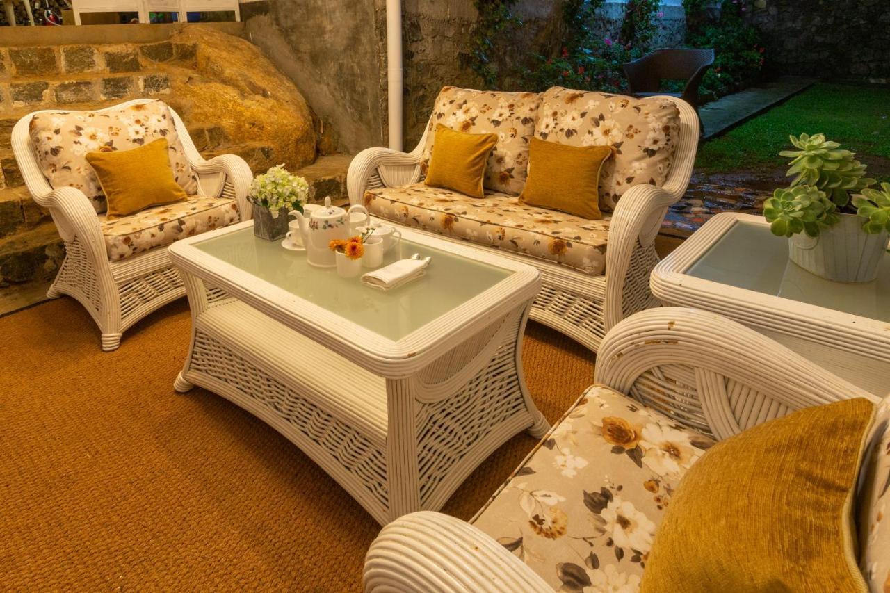 Manuel Manor Hotel Labugolla Luaran gambar